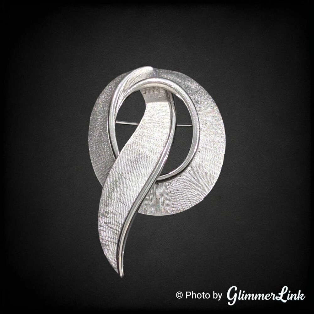 Vintage 60s Crown Trifari Modernist Ribbon Swirl Silver Tone Brooch